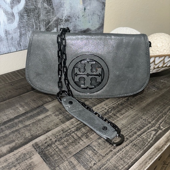 Tory Burch Handbags - Tory Burch Amanda Crossbody Bag